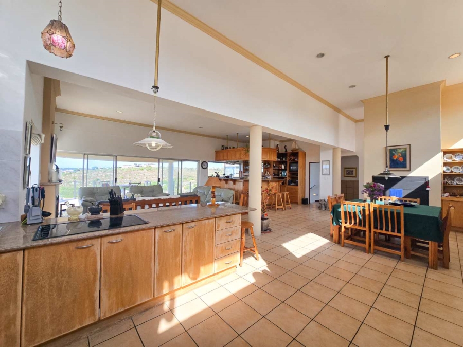 5 Bedroom Property for Sale in Stilbaai Wes Western Cape